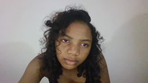 Snapshot of rianahcia chatting on August 1, 2026, 1:38 am rianahcia online show from August 1, 2026, 1:38 am