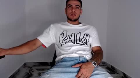 Snapshot of riancum chatting on November 18, 2025, 4:55 pm juan online show from November 18, 2025, 4:55 pm