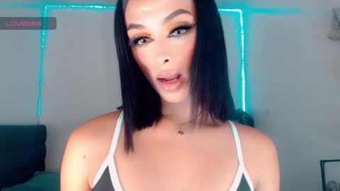 Rianna Garcia online show from November 6, 2025, 6:03 am