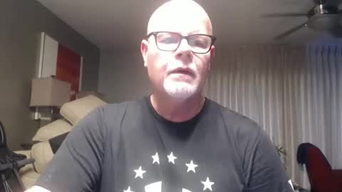 Snapshot of rich32937 chatting on April 19, 2026, 6:43 pm rich32937 online show from April 19, 2026, 6:43 pm