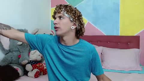 Snapshot of rich_de_la_rosa chatting on January 24, 2025, 10:08 pm rich and kitty online show from January 24, 2025, 10:08 pm