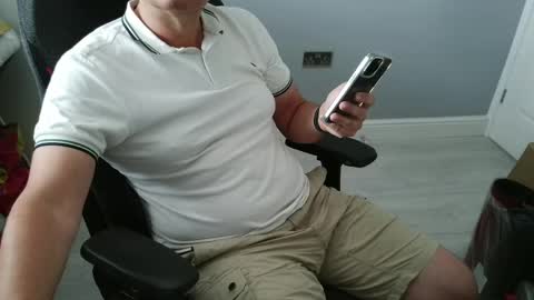 UK Straight Guy online show from June 2, 2026, 2:19 pm