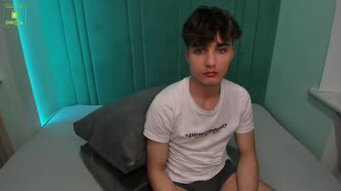 Snapshot of richard_steele_hot chatting on December 4, 2025, 3:32 pm Richard online show from December 4, 2025, 3:32 pm