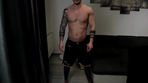 RichardDarell online show from December 19, 2025, 5:47 am