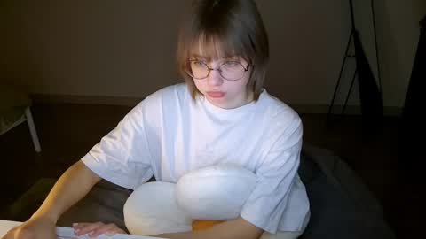 Snapshot of richardlundsten chatting on April 22, 2026, 6:31 pm Luna online show from April 22, 2026, 6:31 pm