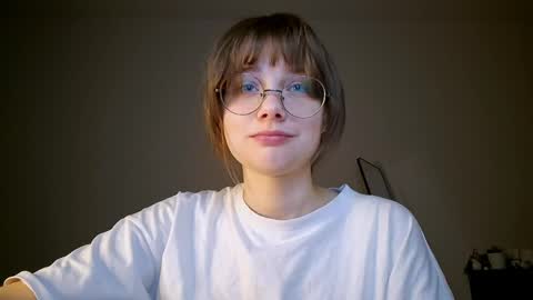 Snapshot of richardlundsten chatting on April 24, 2026, 6:32 pm Luna online show from April 24, 2026, 6:32 pm