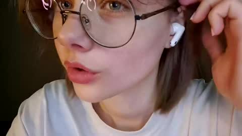 Snapshot of richardlundsten chatting on April 28, 2026, 7:30 pm Luna online show from April 28, 2026, 7:30 pm