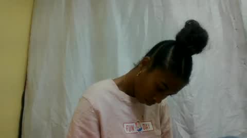 Snapshot of richella34 chatting on July 6, 2026, 10:12 am richella34 online show from July 6, 2026, 10:12 am