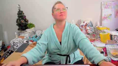 Anna - not anna - right Anna  online show from January 9, 2026, 12:08 pm