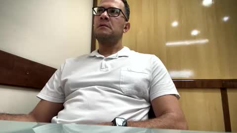 Rick Arian online show from October 15, 2025, 11:21 am