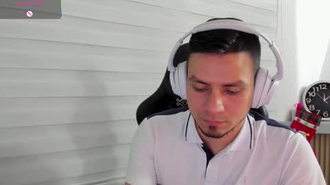 Snapshot of rick_diesel chatting on November 21, 2025, 5:06 am Rick Diesel online show from November 21, 2025, 5:06 am