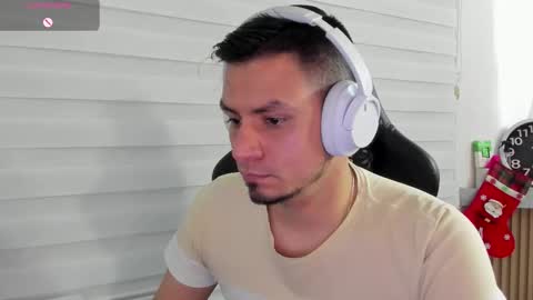 Snapshot of rick_diesel chatting on December 16, 2025, 4:28 am Rick Diesel online show from December 16, 2025, 4:28 am