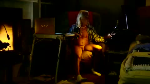 PINK HOLE TWINK online show from June 3, 2026, 2:03 am