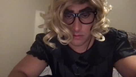 Katieabsissy online show from December 6, 2024, 7:10 am