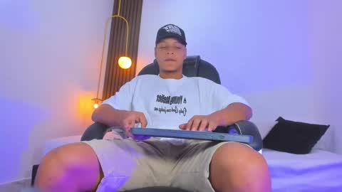 Ricky  online show from February 5, 2025, 9:50 pm