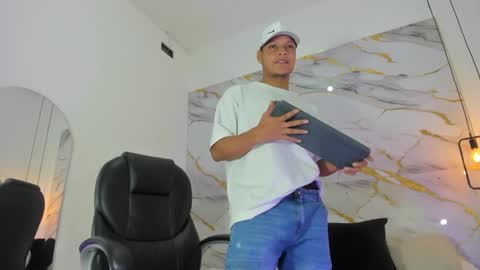 Ricky  online show from October 12, 2025, 2:05 pm