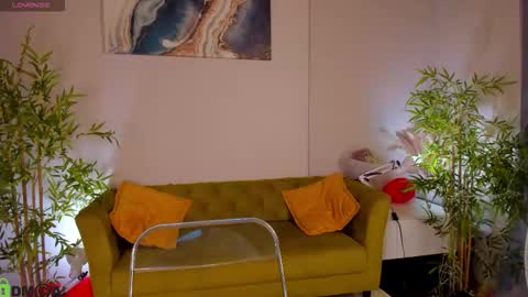 Snapshot of riddle_layla chatting on February 24, 2026, 9:18 am Layla online show from February 24, 2026, 9:18 am