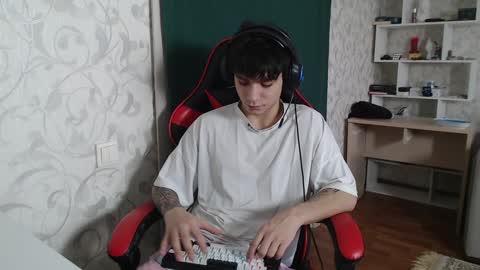 Snapshot of rik_and chatting on December 17, 2024, 6:13 am Rick online show from December 17, 2024, 6:13 am