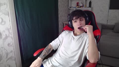 Snapshot of rik_and chatting on December 28, 2024, 6:08 pm Rick online show from December 28, 2024, 6:08 pm