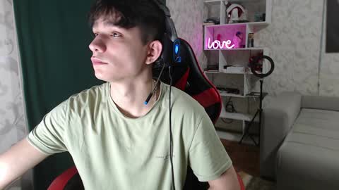 Snapshot of rik_and chatting on February 7, 2025, 12:42 am Rick online show from February 7, 2025, 12:42 am