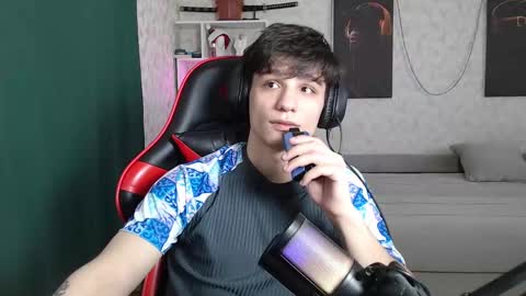 Snapshot of rik_and chatting on March 5, 2025, 10:44 am Rick online show from March 5, 2025, 10:44 am