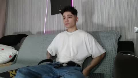 Snapshot of rik_and chatting on October 19, 2025, 2:40 pm Rick online show from October 19, 2025, 2:40 pm