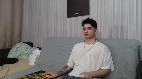 Snapshot of rik_and chatting on October 28, 2025, 11:51 pm Rick online show from October 28, 2025, 11:51 pm