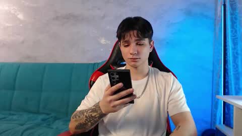 Snapshot of rik_and chatting on November 17, 2025, 8:36 pm Rick online show from November 17, 2025, 8:36 pm