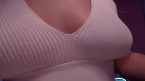 Snapshot of rikaraily chatting on December 20, 2024, 9:00 am Rika online show from December 20, 2024, 9:00 am