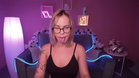 Snapshot of rikaraily chatting on December 21, 2024, 6:52 am Rika online show from December 21, 2024, 6:52 am