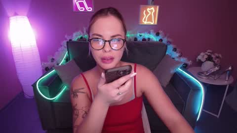 Snapshot of rikaraily chatting on January 9, 2025, 5:55 am Rika online show from January 9, 2025, 5:55 am