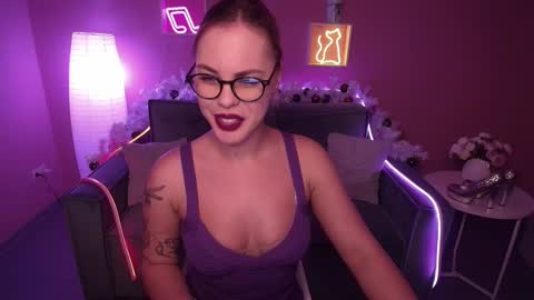 Snapshot of rikaraily chatting on January 15, 2025, 8:41 am Rika online show from January 15, 2025, 8:41 am