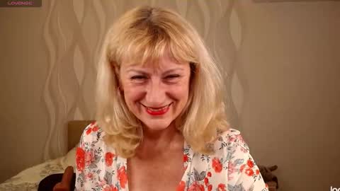 Riley online show from October 11, 2025, 5:33 pm