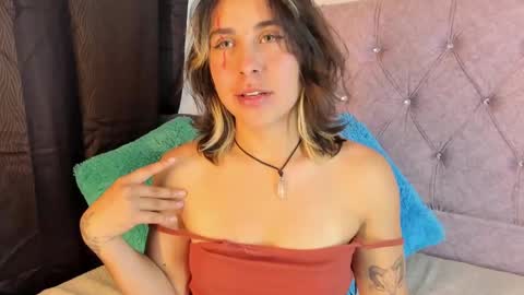 Snapshot of riley_colors chatting on January 22, 2025, 8:28 pm Riley online show from January 22, 2025, 8:28 pm