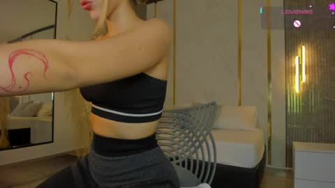 Snapshot of riley_sierra chatting on May 20, 2026, 12:55 pm Riley Sierra online show from May 20, 2026, 12:55 pm