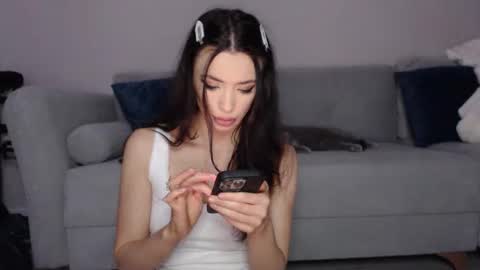 Snapshot of rileyeve chatting on December 4, 2025, 3:05 am RileyEve online show from December 4, 2025, 3:05 am