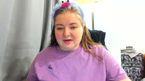 rina16 online show from November 7, 2025, 5:07 am