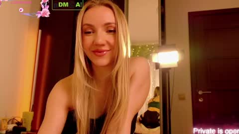 Snapshot of rina_asty chatting on April 9, 2026, 5:29 pm Rina Asty online show from April 9, 2026, 5:29 pm
