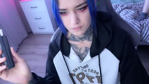   DianaBrite            fansl y online show from February 28, 2025, 1:36 pm