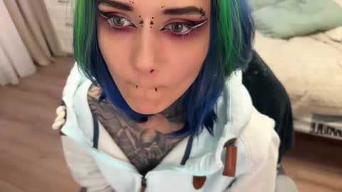   DianaBrite            fansl y online show from October 24, 2025, 2:13 pm