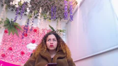 Snapshot of risitos_de_oro_ chatting on April 24, 2026, 9:56 am Risitos De Oro online show from April 24, 2026, 9:56 am