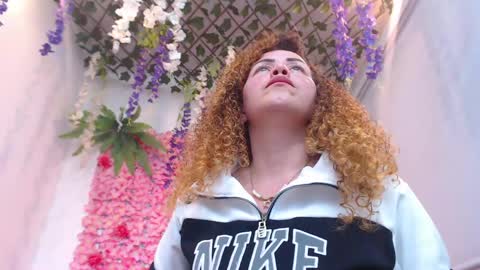Snapshot of risitos_de_oro_ chatting on May 4, 2026, 11:01 pm Risitos De Oro online show from May 4, 2026, 11:01 pm