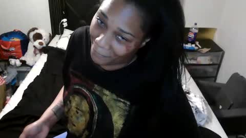 River Saint online show from September 14, 2025, 10:09 pm