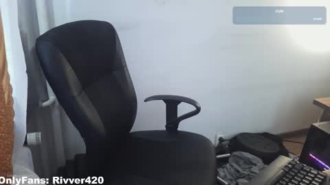 Snapshot of rivver420 chatting on September 19, 2025, 10:27 am River online show from September 19, 2025, 10:27 am