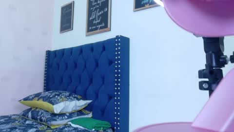 Snapshot of rizantella chatting on February 14, 2026, 2:30 am rizantella online show from February 14, 2026, 2:30 am