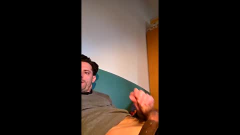 rizzo1980682473 online show from March 18, 2026, 2:42 pm