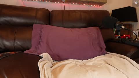 Ryan aka KeylimeRy online show from December 22, 2024, 2:17 am