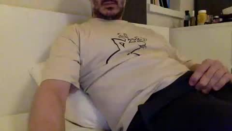 Snapshot of roadbikerider chatting on February 9, 2025, 7:19 pm 20cm online show from February 9, 2025, 7:19 pm