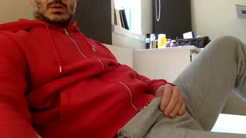 Snapshot of roadbikerider chatting on February 11, 2025, 9:20 am 20cm online show from February 11, 2025, 9:20 am