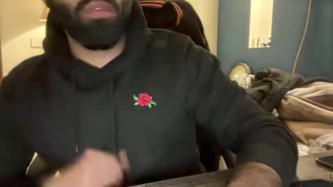 roamexotic online show from December 24, 2024, 11:44 pm